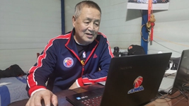 王應虎:“老驥伏櫪”助力青少年勇追“籃球夢”