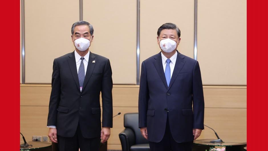 習近平會見全國政協副主席梁振英