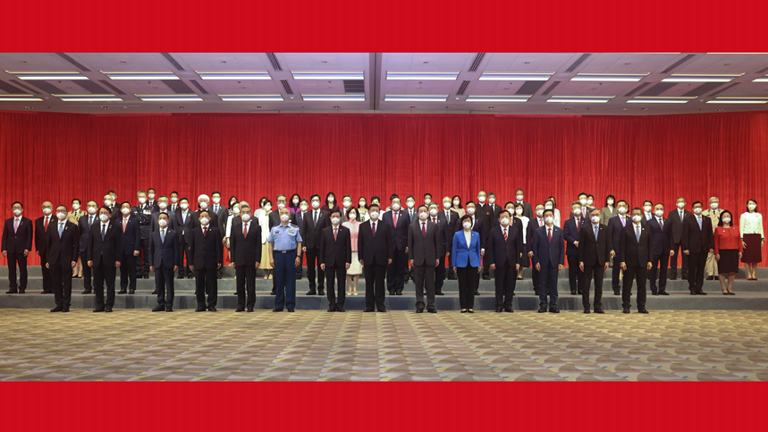 習近平會見香港特別行政區新任行政、立法、司法機關負責人