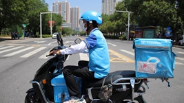 高校開學季,看外賣小哥、保安和核酸檢測員的勵志求學路