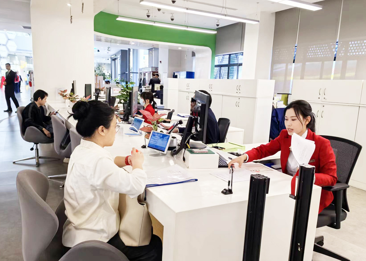 滎經(jīng)縣入選首批四川省“互聯(lián)網(wǎng)+政務服務”示范縣