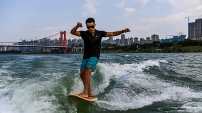 追波逐浪,江面滑水解鎖花式人生