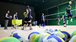 古稀之年,他用熱愛拉長排球生涯