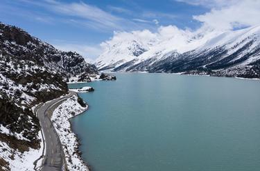 西藏:鳥瞰冰雪然烏湖