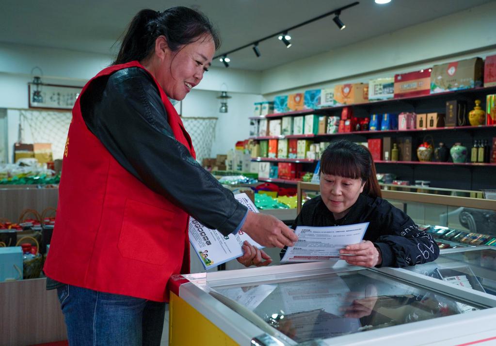 浙江建德:每天“勞動一小時” 志愿服務讓城市更美