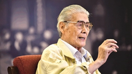 追記“七一勛章”獲得者藍天野：大地是沉郁的，“戲要落在地上”