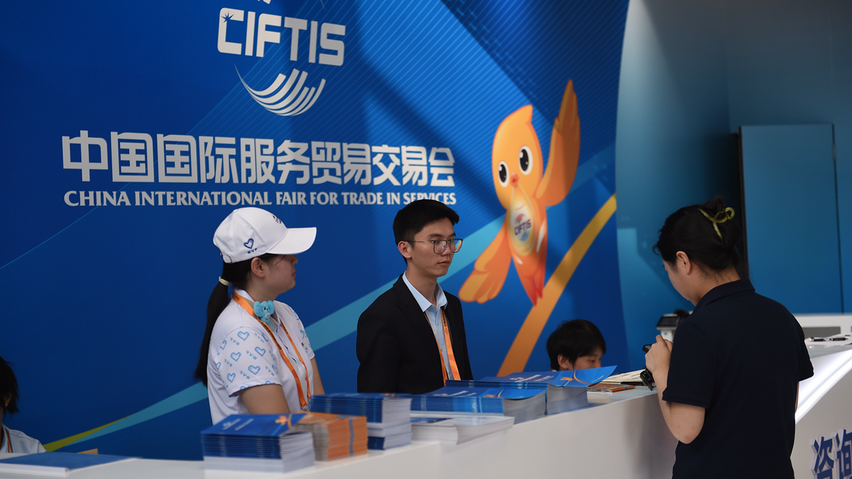 服貿會上的服務者