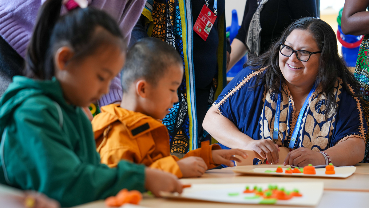 嘉宾参访北京市顺义区妇女儿童社会服务中心