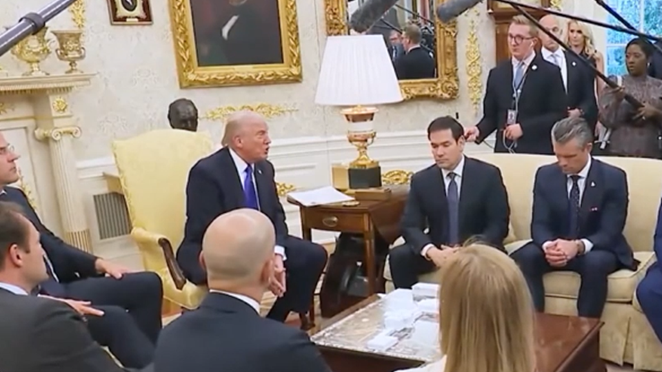 美歐宣布對(duì)俄實(shí)施新制裁 俄演習(xí)發(fā)射洲際彈道導(dǎo)彈