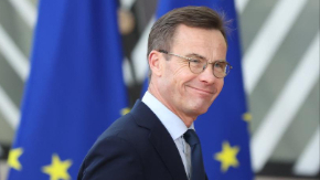 瑞典：暫不向?yàn)蹩颂m提供老式“鷹獅”戰(zhàn)機(jī)